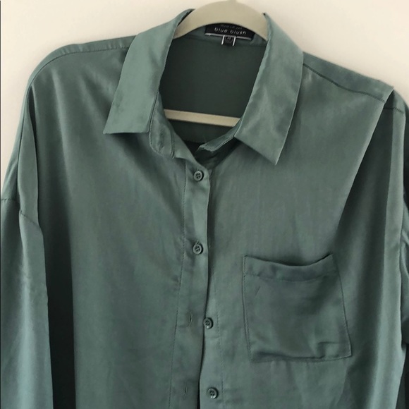 Green button up - Picture 2 of 6